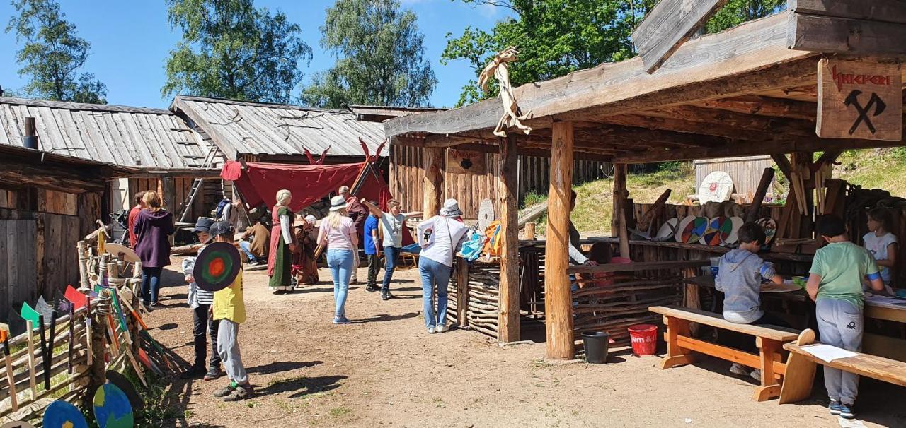 Vittfarnas Hird Vikingaby Bed & Breakfast Sosdala Eksteriør bilde