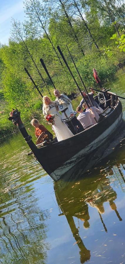 Vittfarnas Hird Vikingaby Bed & Breakfast Sosdala Eksteriør bilde