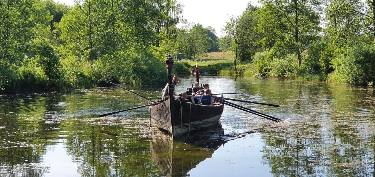 Vittfarnas Hird Vikingaby Bed & Breakfast Sosdala Eksteriør bilde